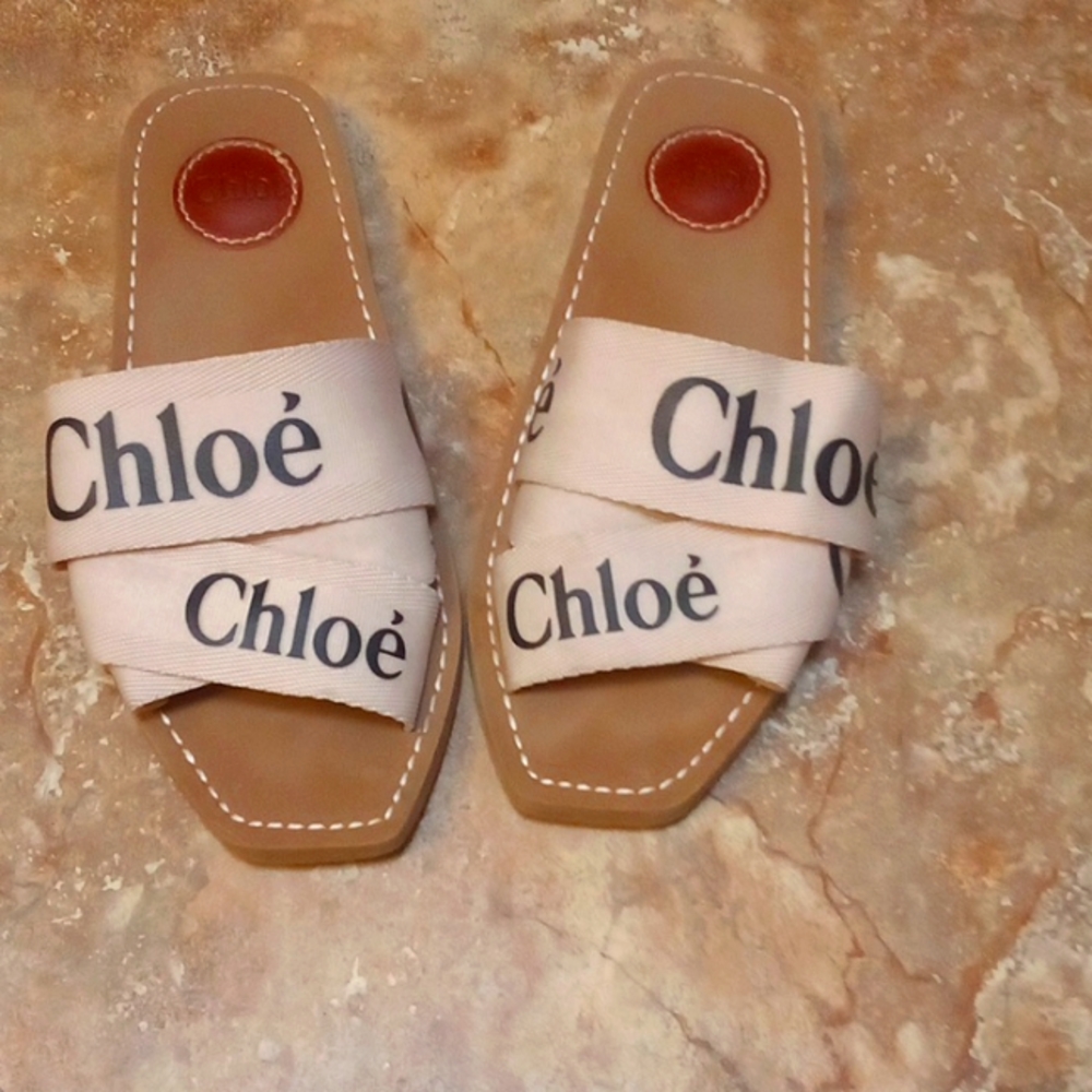Chloe flipflops
